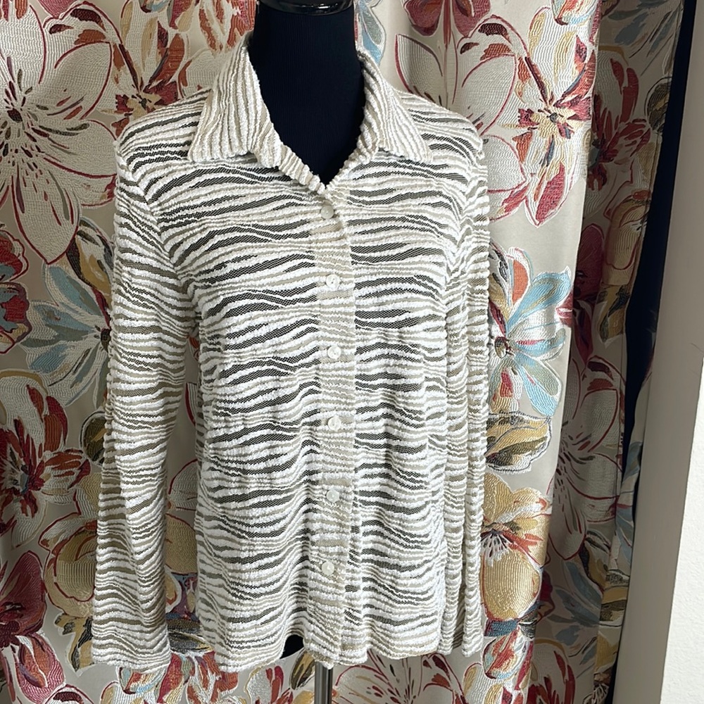 White & Beige striped J.T.B. Petite Button up Blouse, size PM